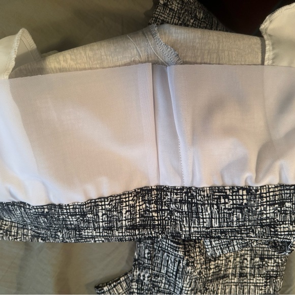 Marlawynne Flatter Fit Ankle Pant - Picture 4 of 4